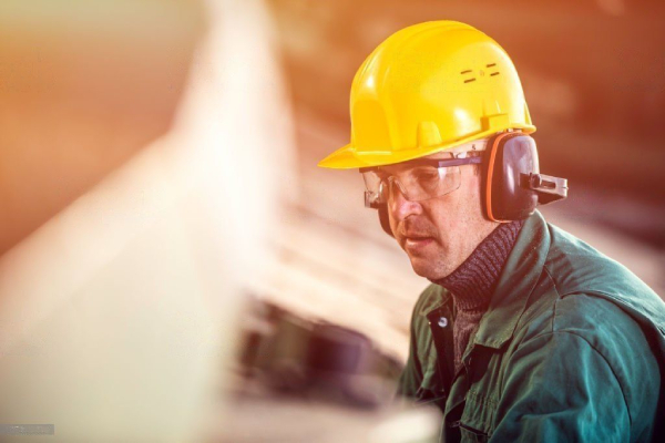 Come scegliere le cuffie professionali con cancellazione del rumore?