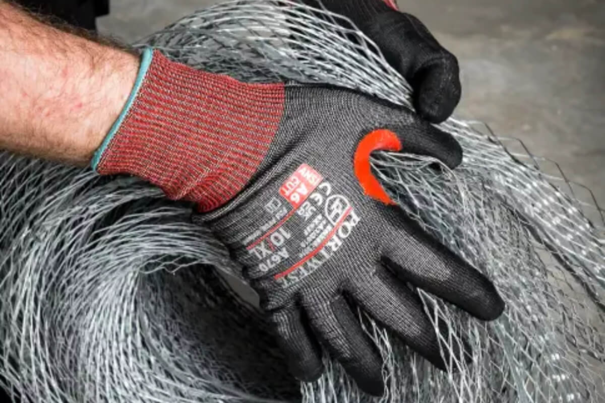 Guanti in vinile, nitrile o lattice: quale scegliere?