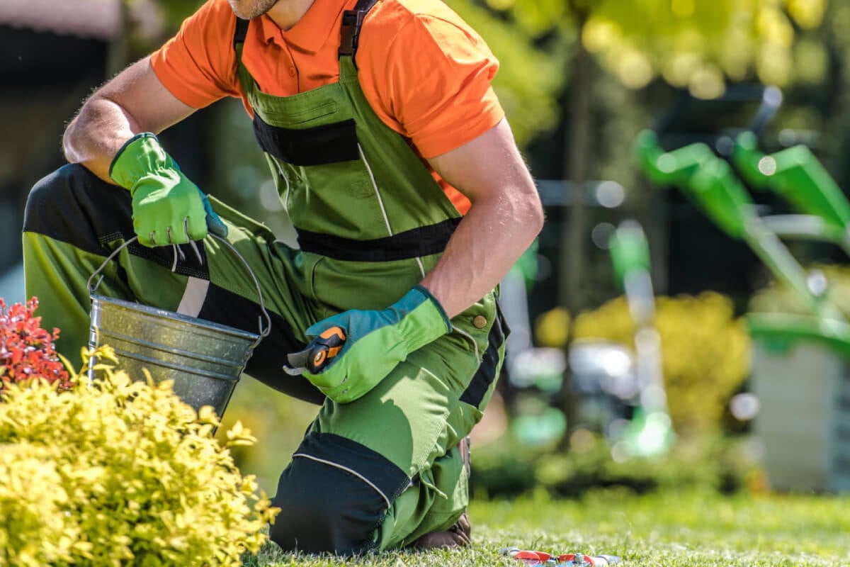 Quelles chaussures de sécurité choisir pour les espaces verts ?