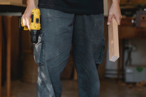 Comment choisir la taille de son pantalon de travail ?