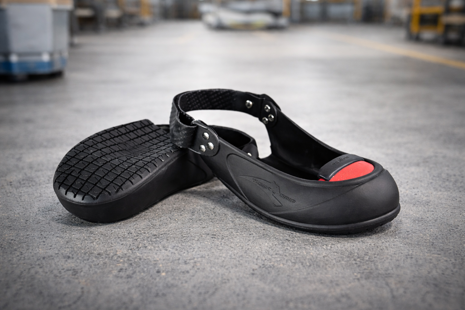 Safety overshoes, essential protection for all high-risk professions