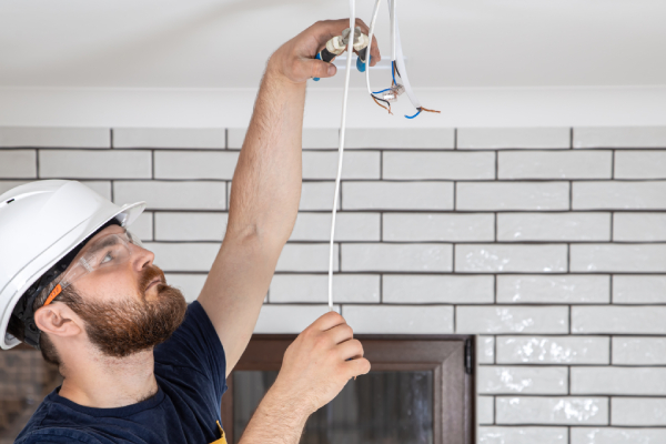 Come scegliere i pantaloncini da elettricista?