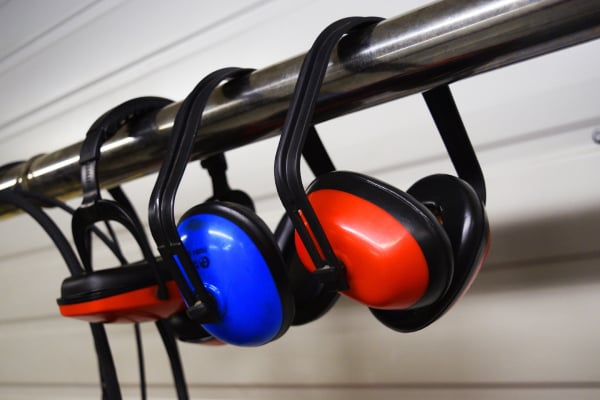 Comment choisir entre un casque antibruit ou un bouchon d'oreille ?