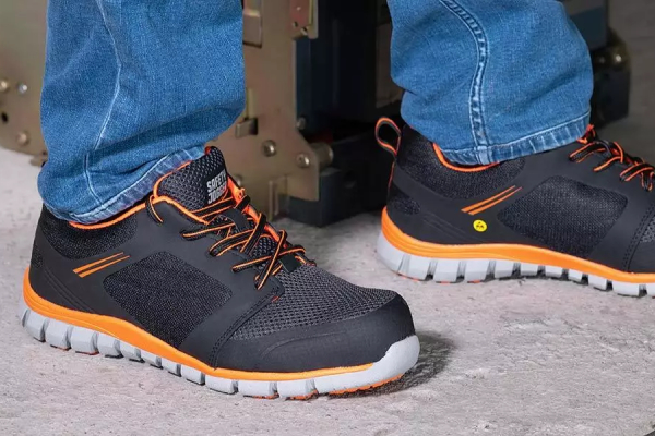 Why choose Safety Jogger S1P safety shoes?