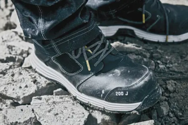 The different types of safety shoes