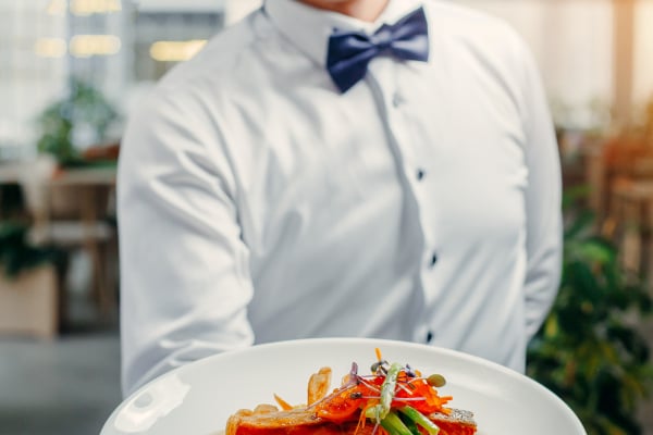 How to choose your shirt for your waiter service?