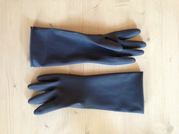 What are the alternatives to household gloves?