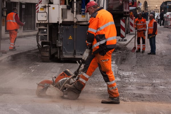 How to remove plasticized bitumen from overalls?