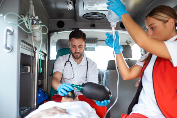 What type of paramedic pants should I choose?