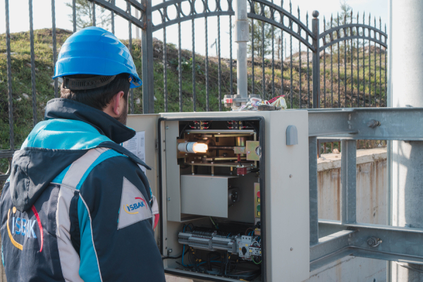 How to choose an electrician's jacket?
